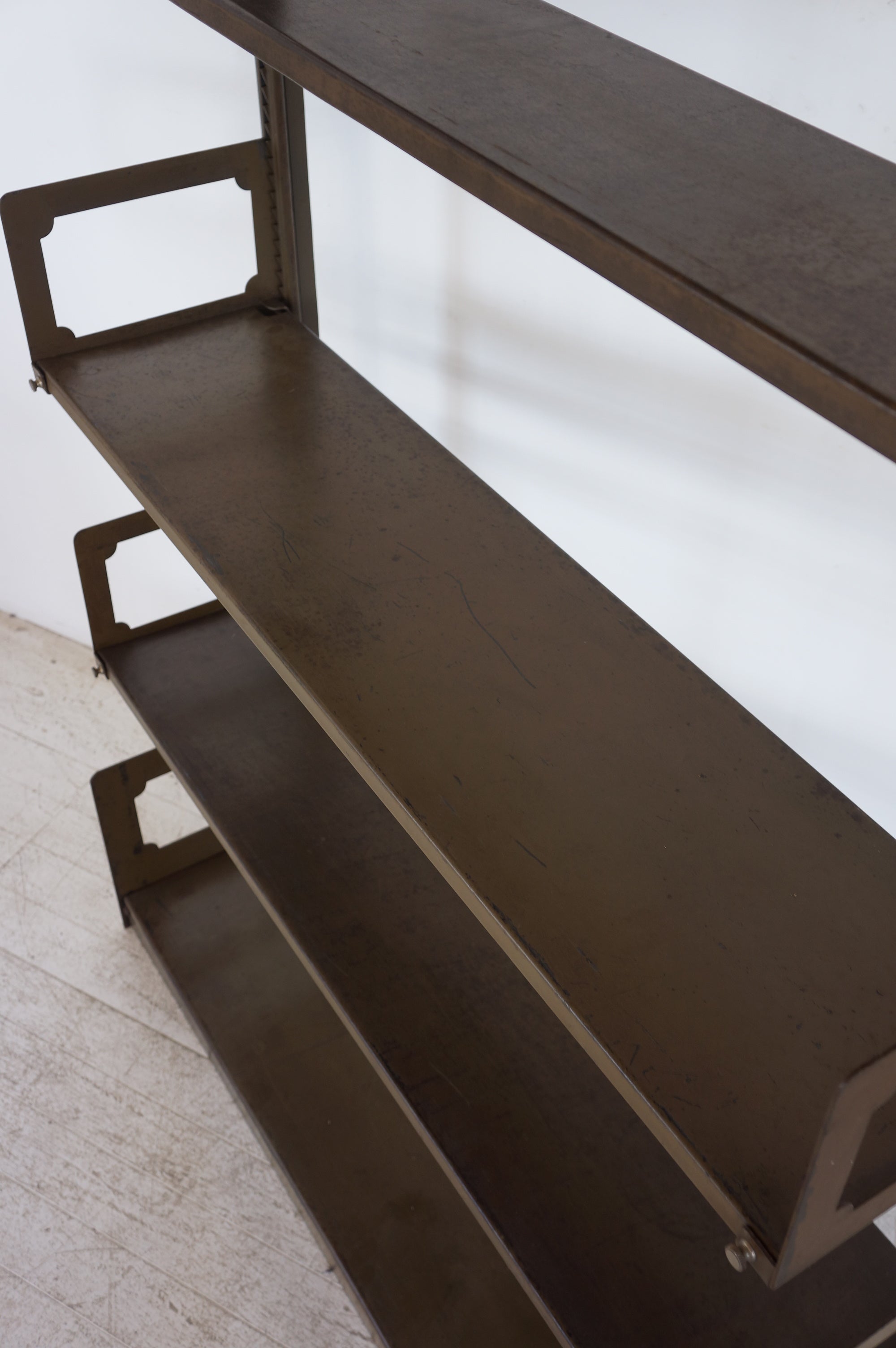 Metal Shelf / STRAFOR