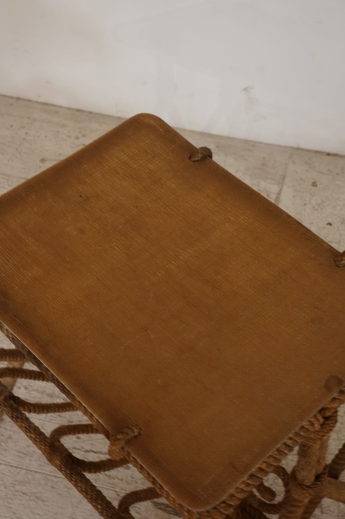 Rope Coffee Table with Magazine Rack / Audoux-Minet