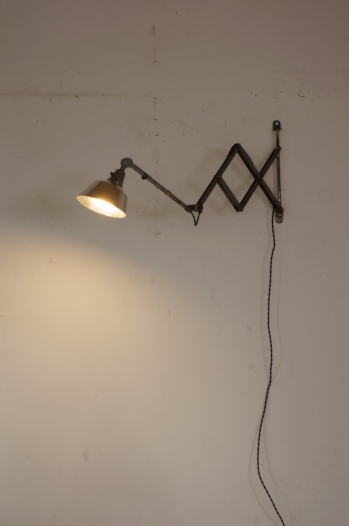 Vintage Scissor Wall Lamp / Midgard