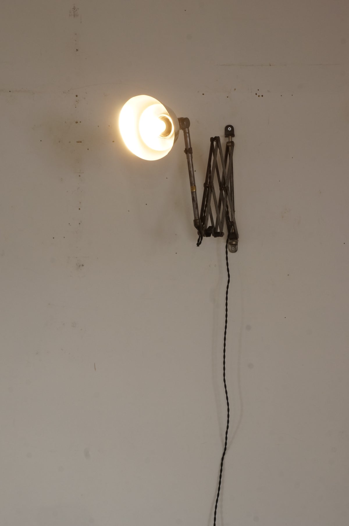 Vintage Scissor Wall Lamp / Midgard