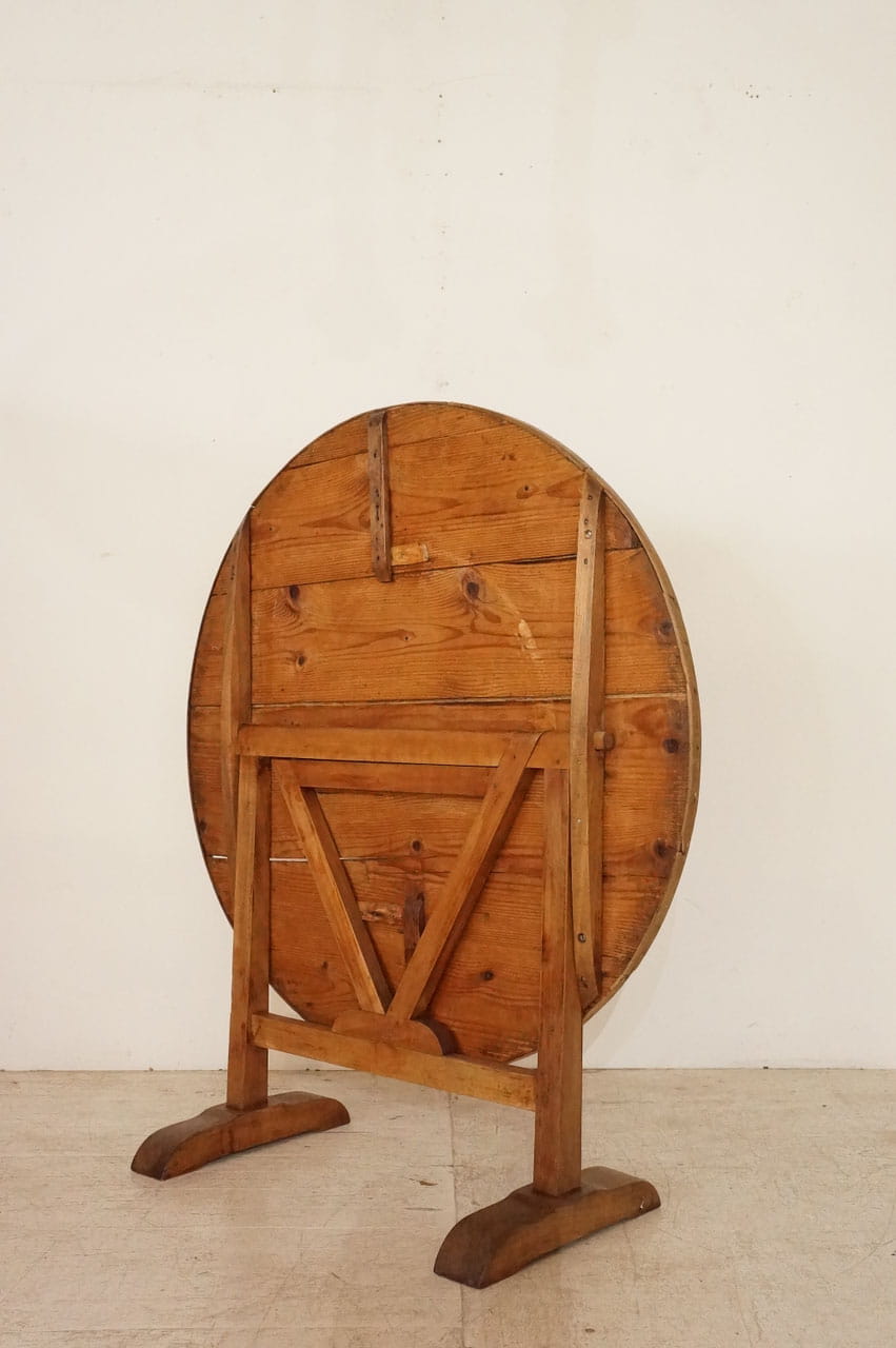 Round Table