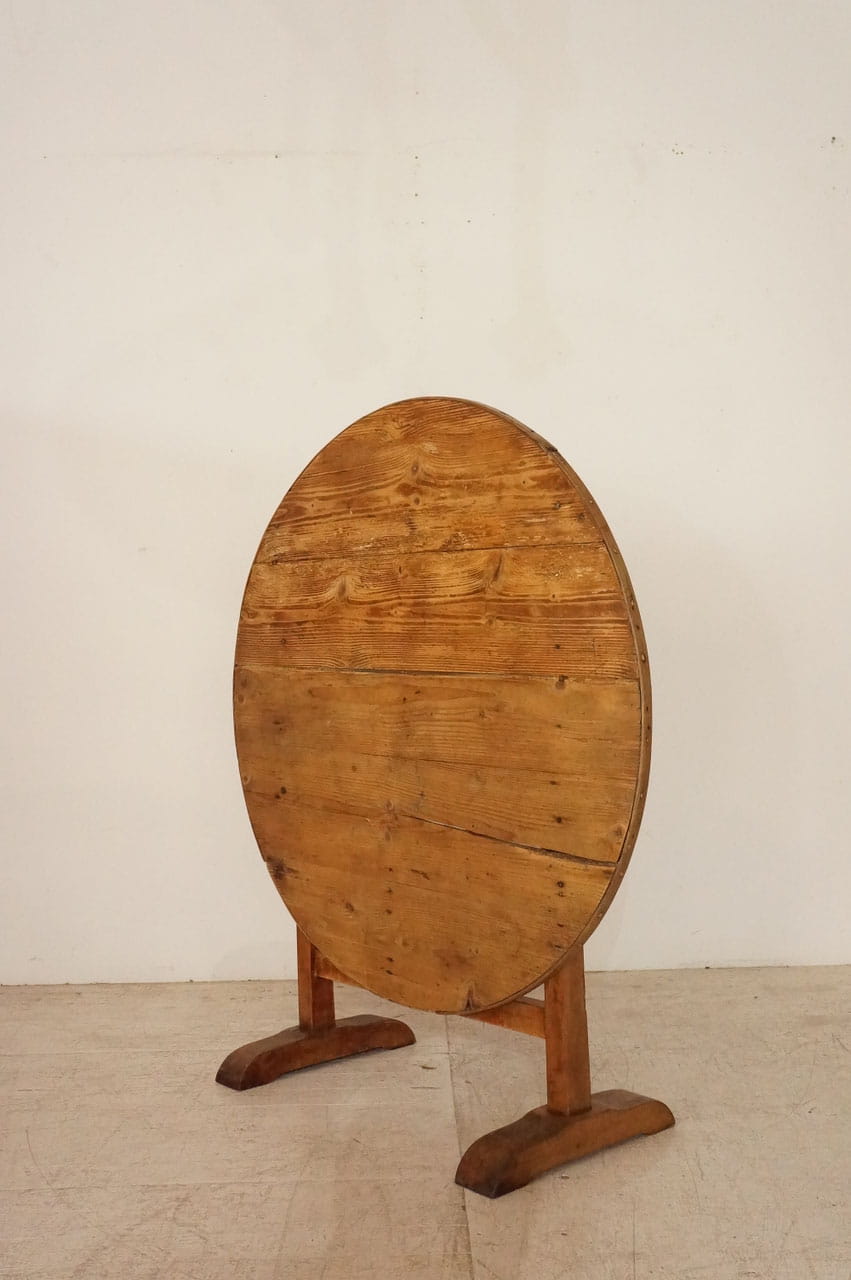 Round Table