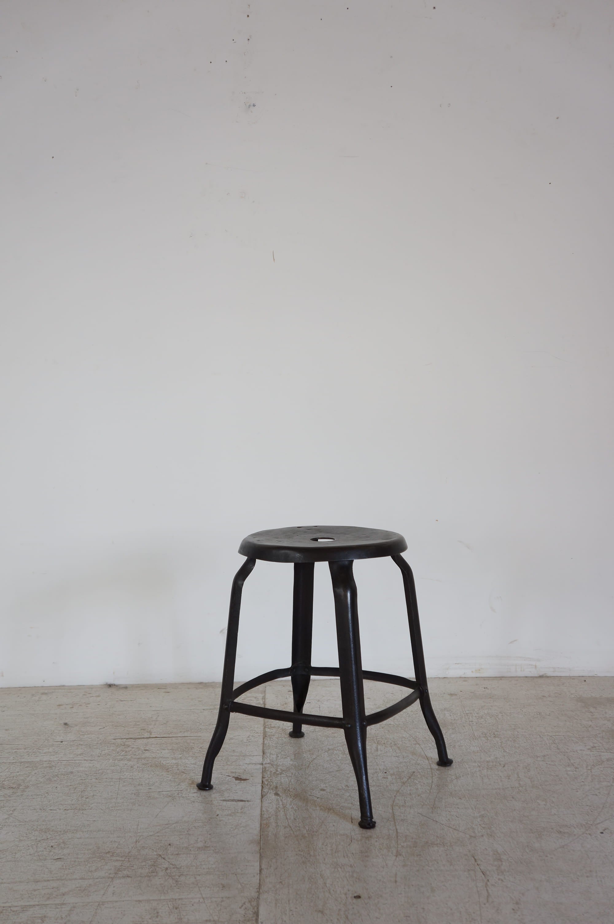 Stool / NICOLLE