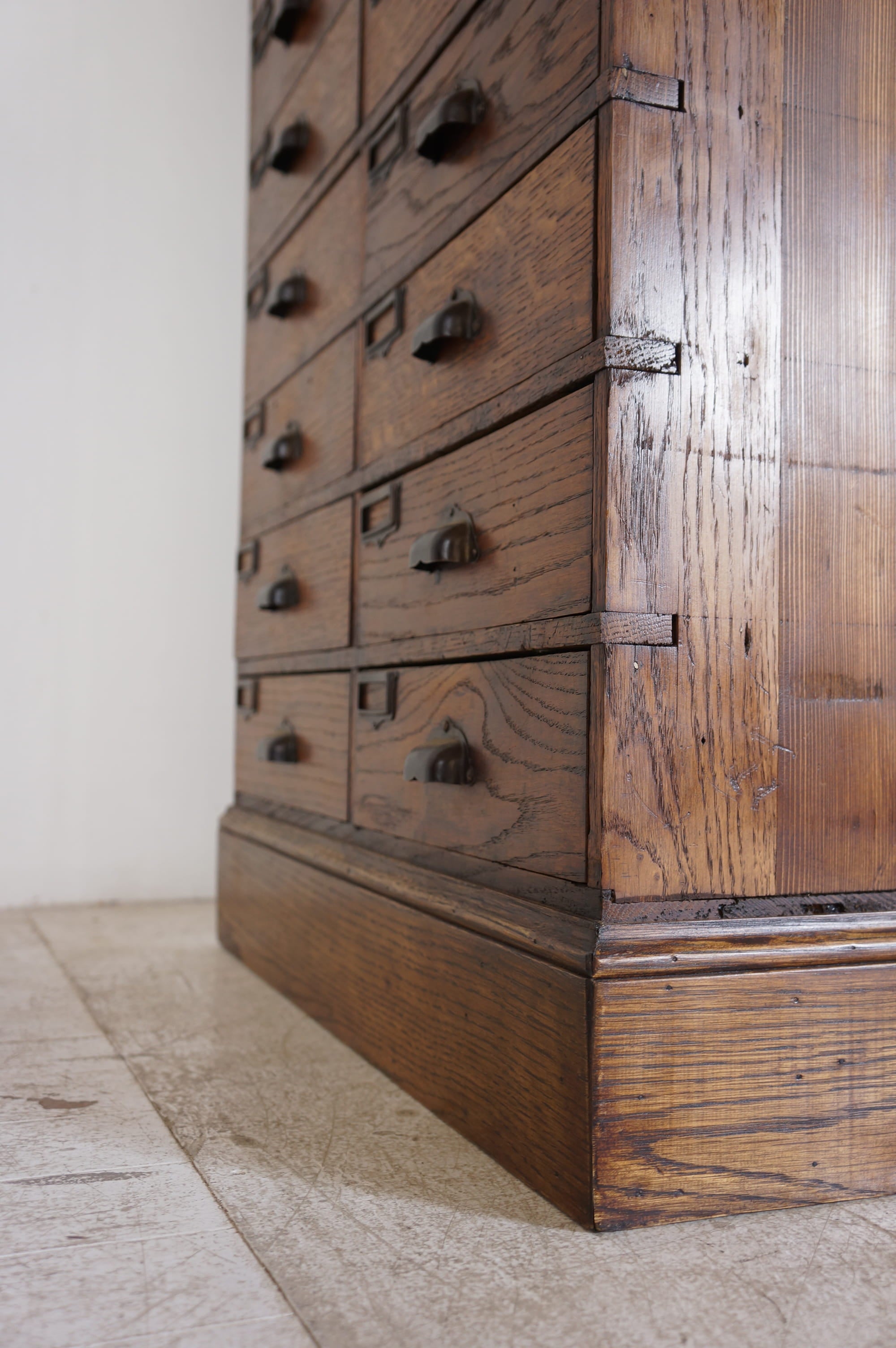 Wooden drawers cabinet