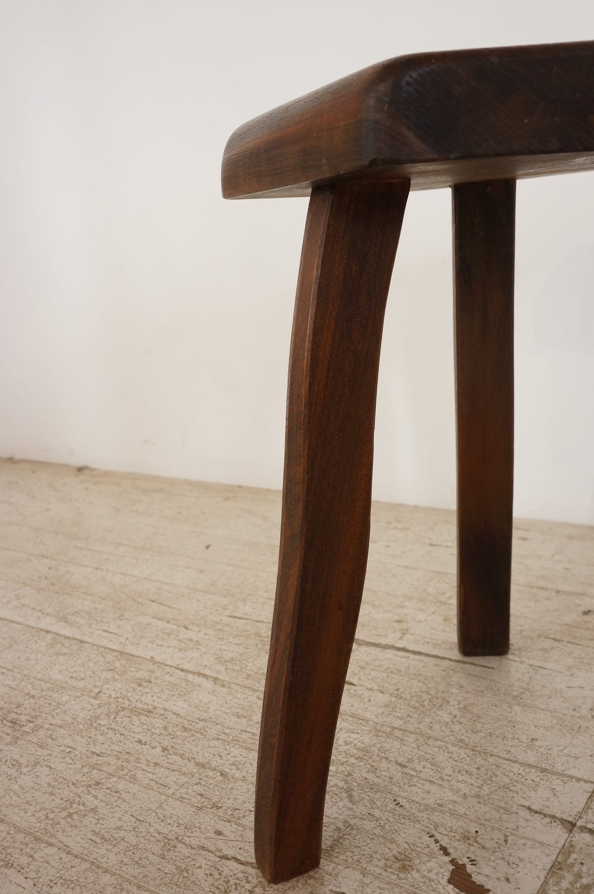 Tripod Stool / Aranjou