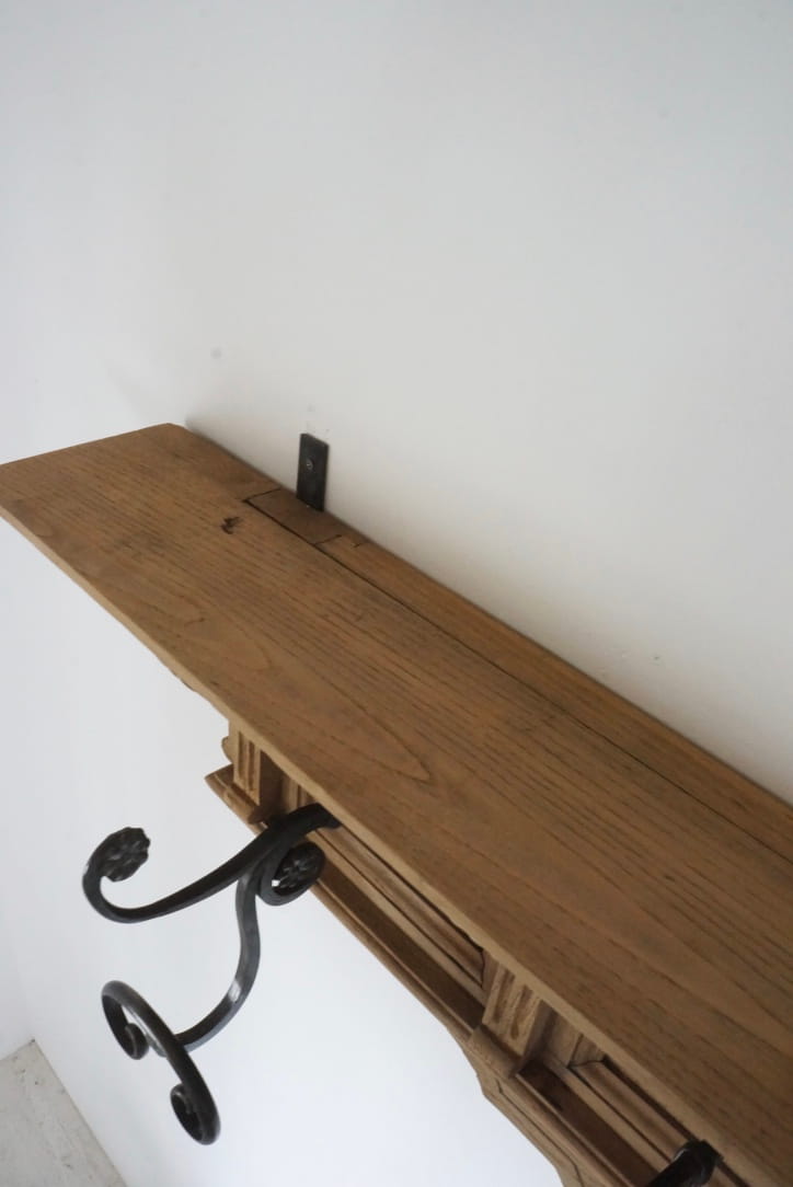 WALL RACK