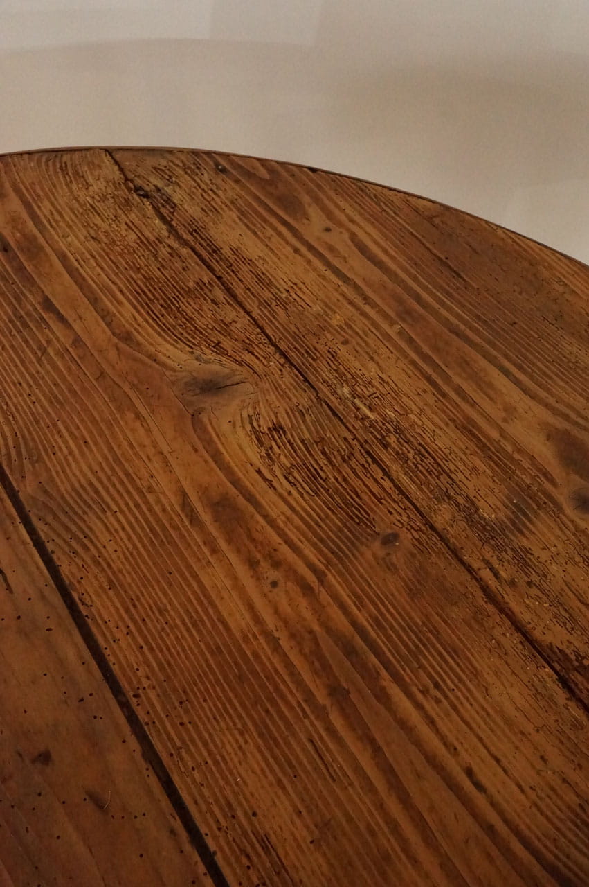 Round Table