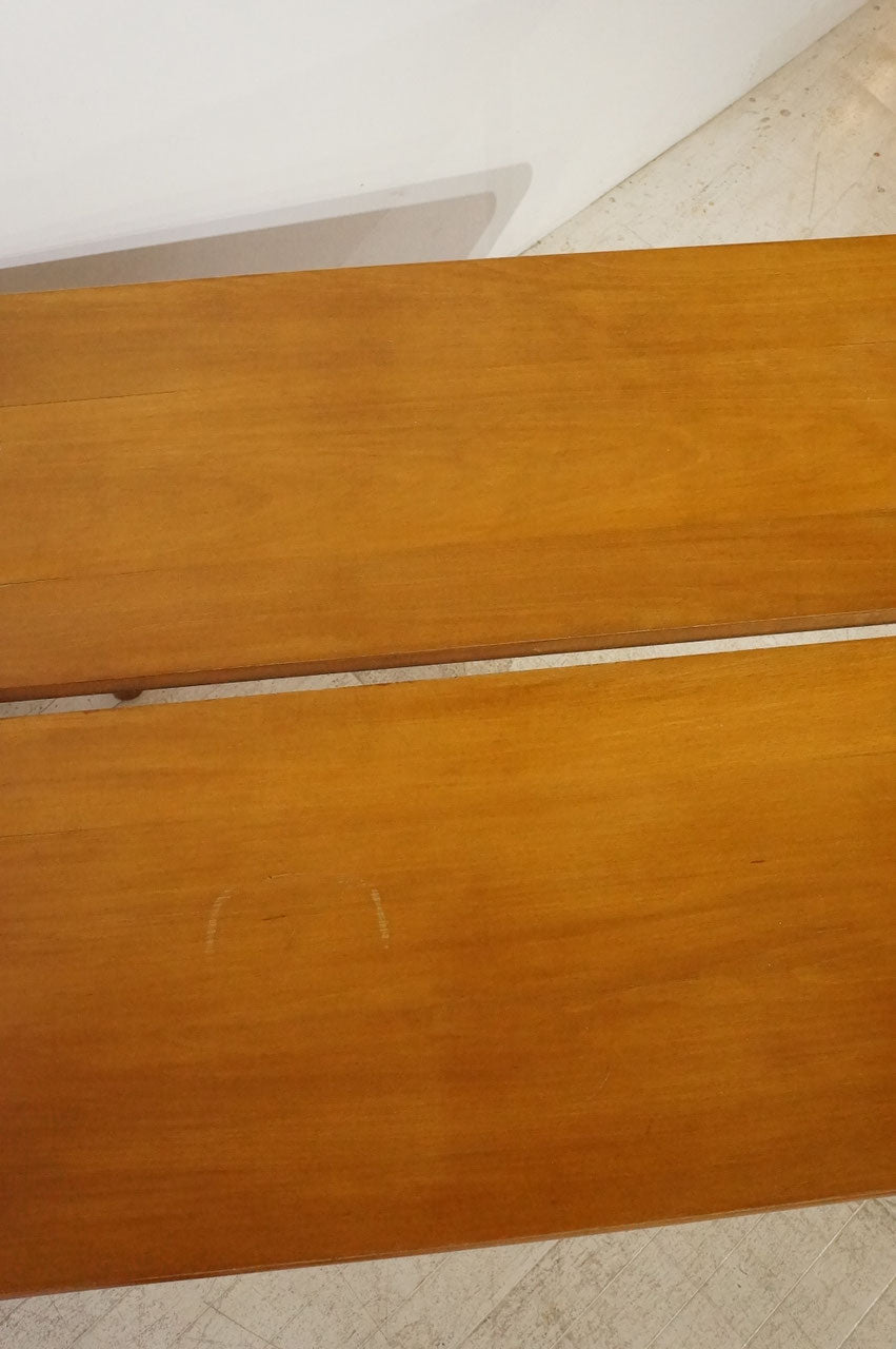 Grain de Cafe Dining Table / Pierre Gautier-Delay