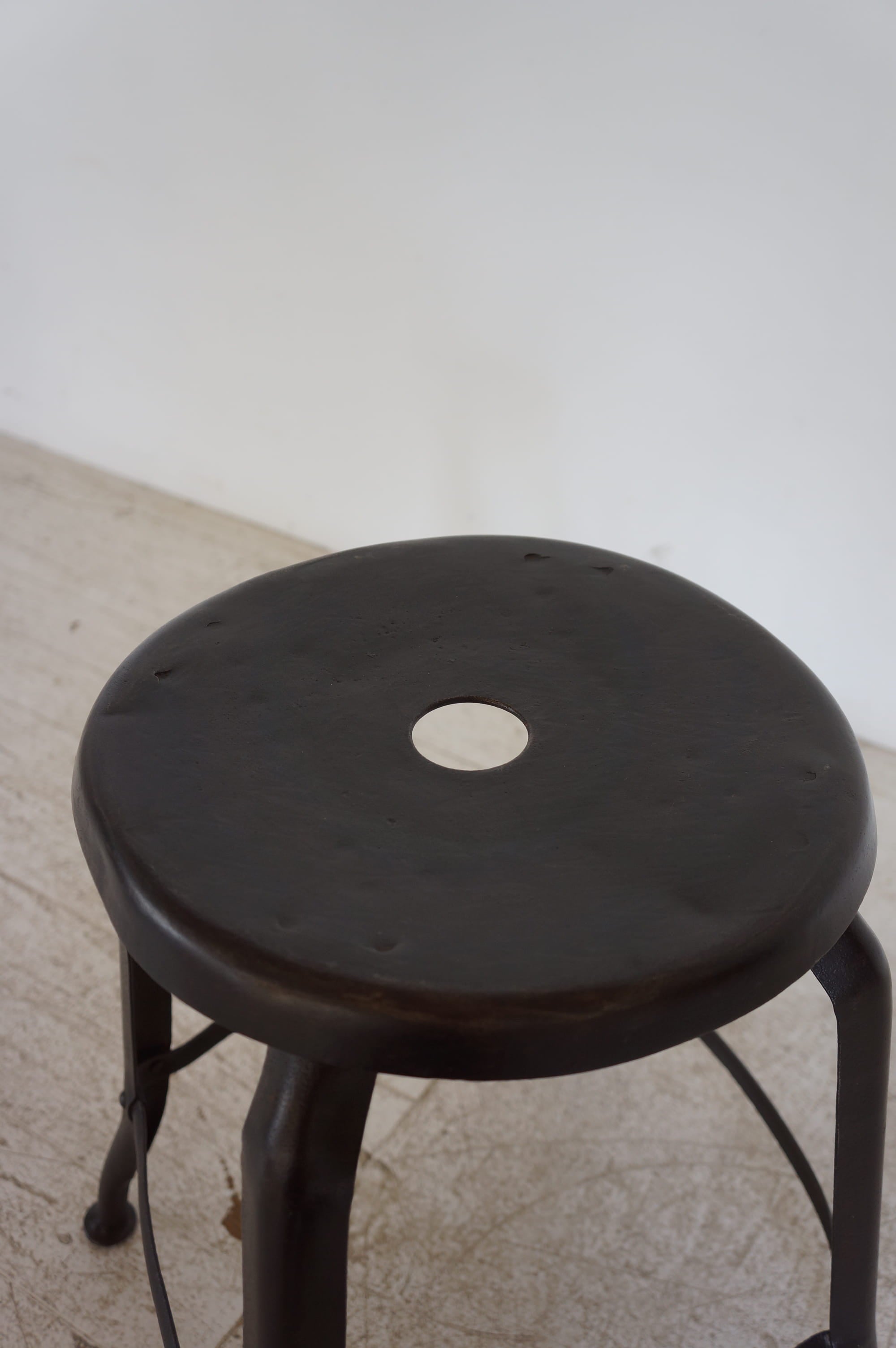 Stool / NICOLLE