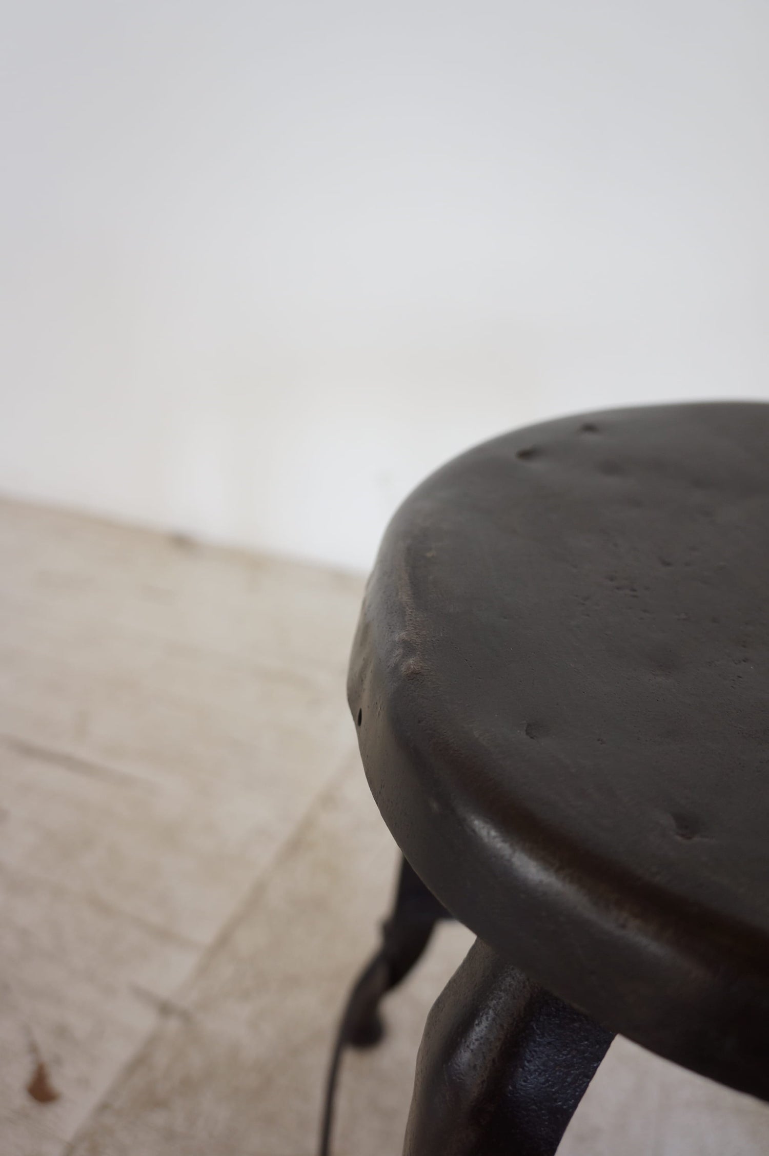Stool / NICOLLE