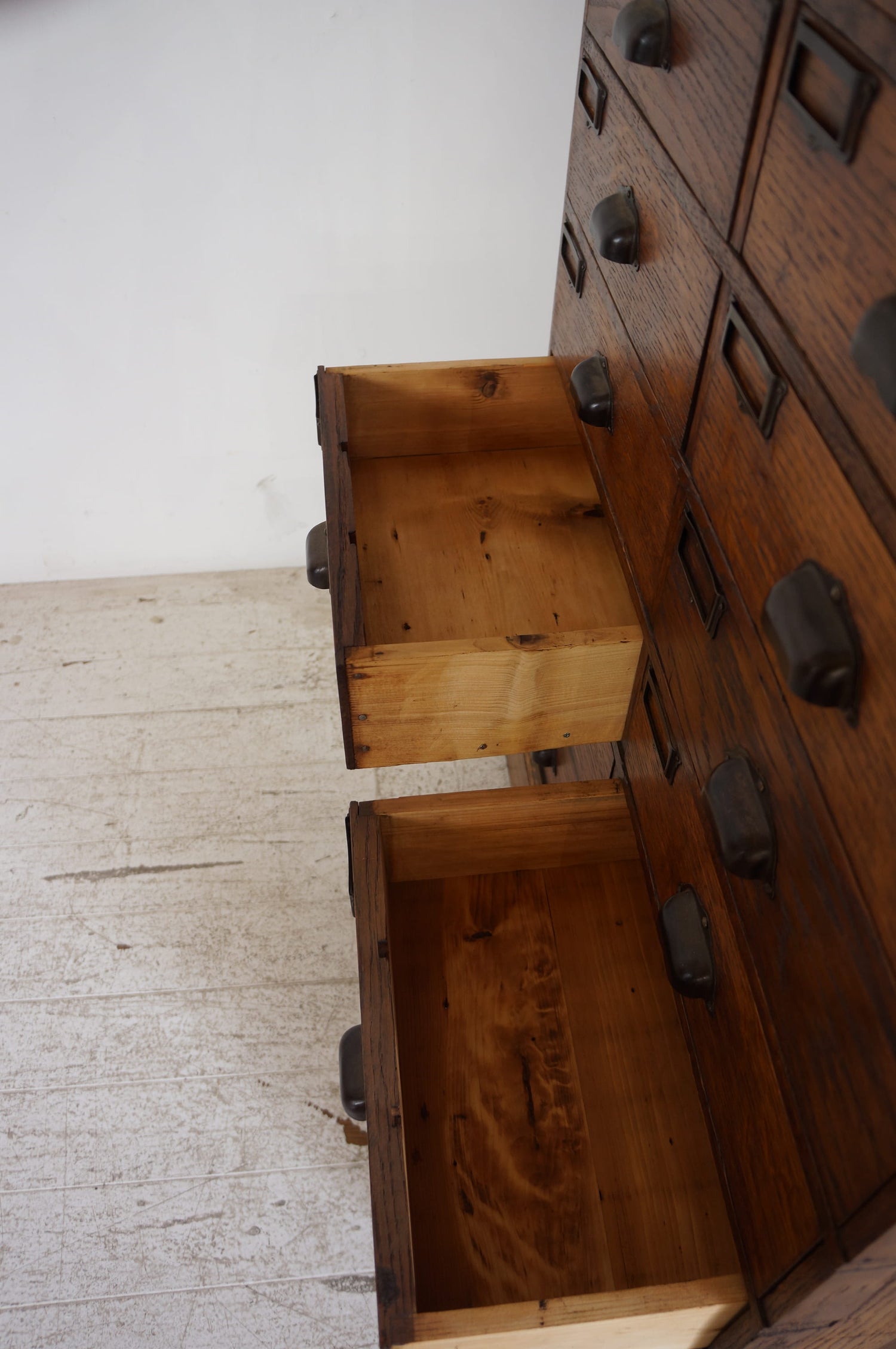 Wooden drawers cabinet