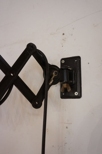 Scissor Lamp / Kaiser Idell  model 6718